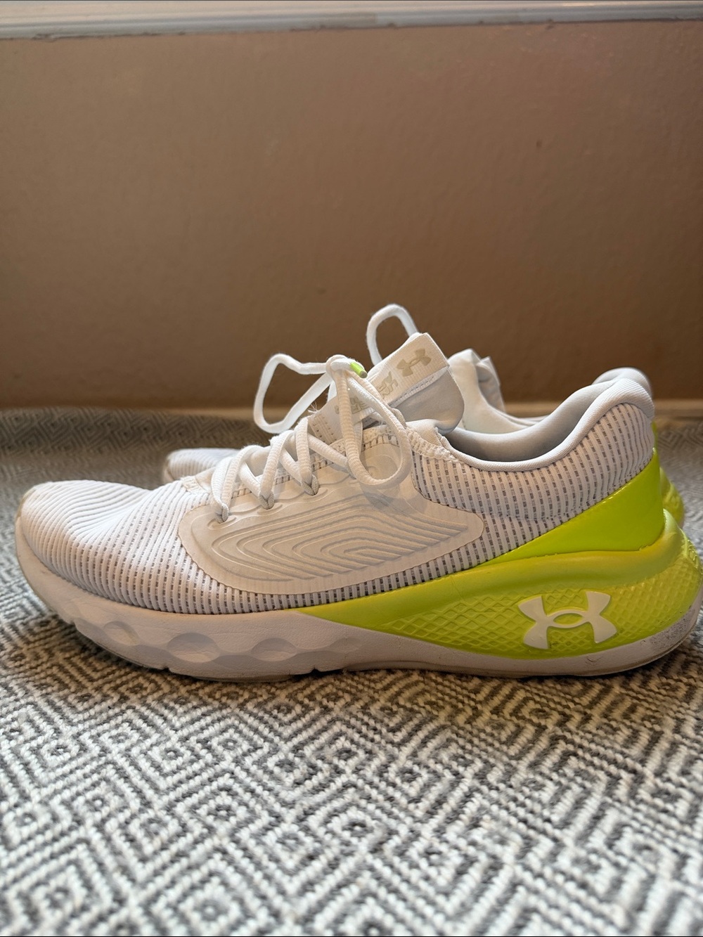 Under Armour Men White Sneakers with Neon Green Heel Accents